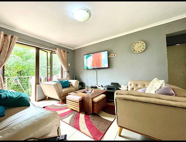 2 BEDROOM APARTMENT FOR SALE IN MONTCLAIR